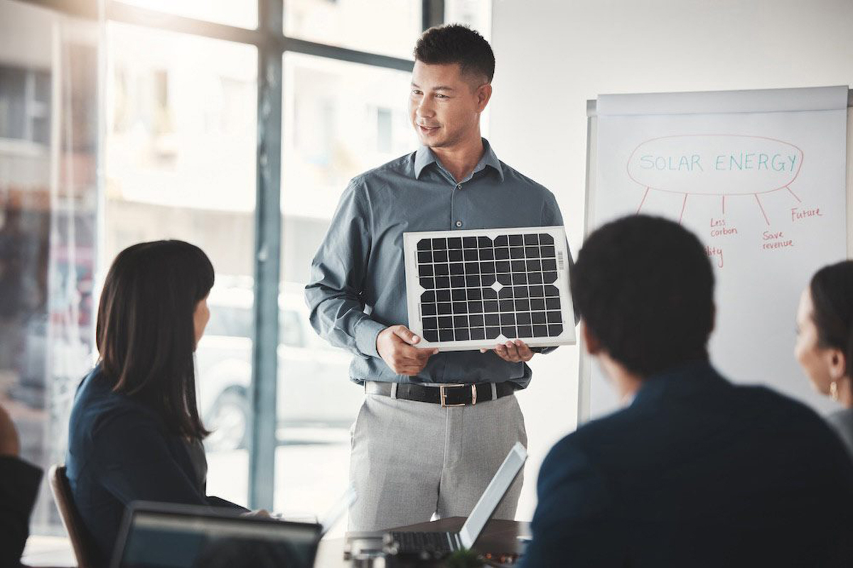 what-is-tier-1-solar-panel-solar-panels-sustainability-man-expert-presentation