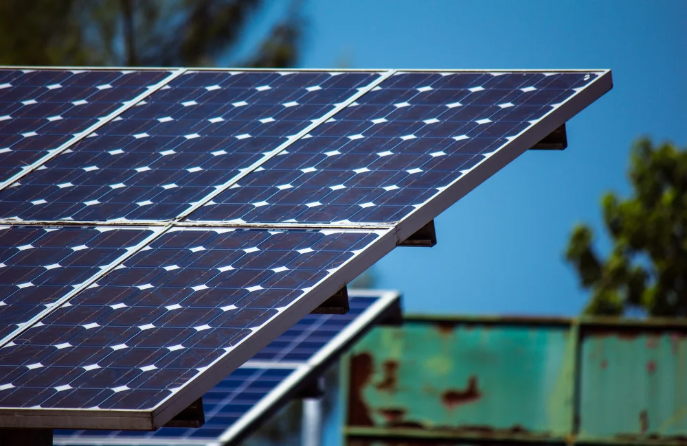 ระบบโซล่าเซลล์ On Grid กับ Off Grid ต่างกันอย่างไร